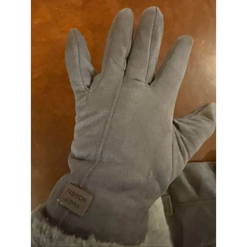 Grey Warm Winter Touchscreen Gloves - Faux Suede
